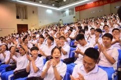 识类宣传册260余册；深深吸引了泛博师生的驻脚